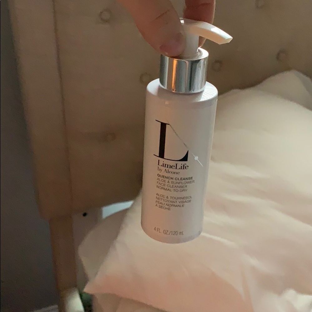 Face cleanser